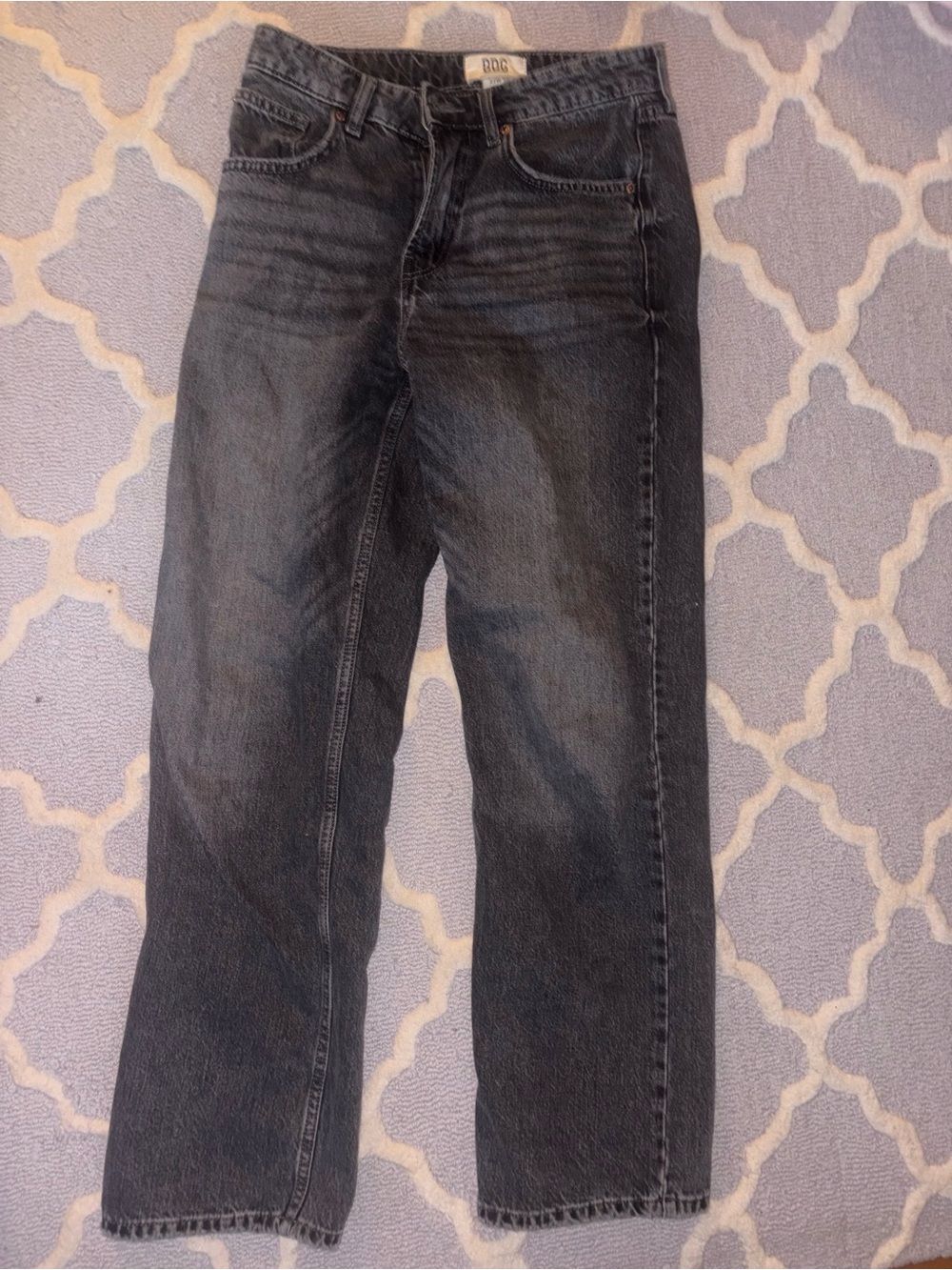 BDG Grey Ari Authentic Straight Leg
Jeans